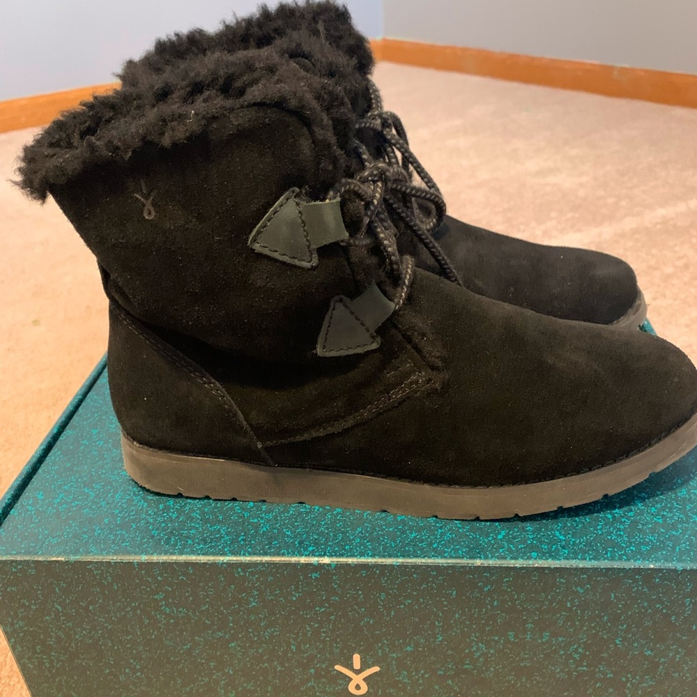 Black Featherwood Mini EMU boots